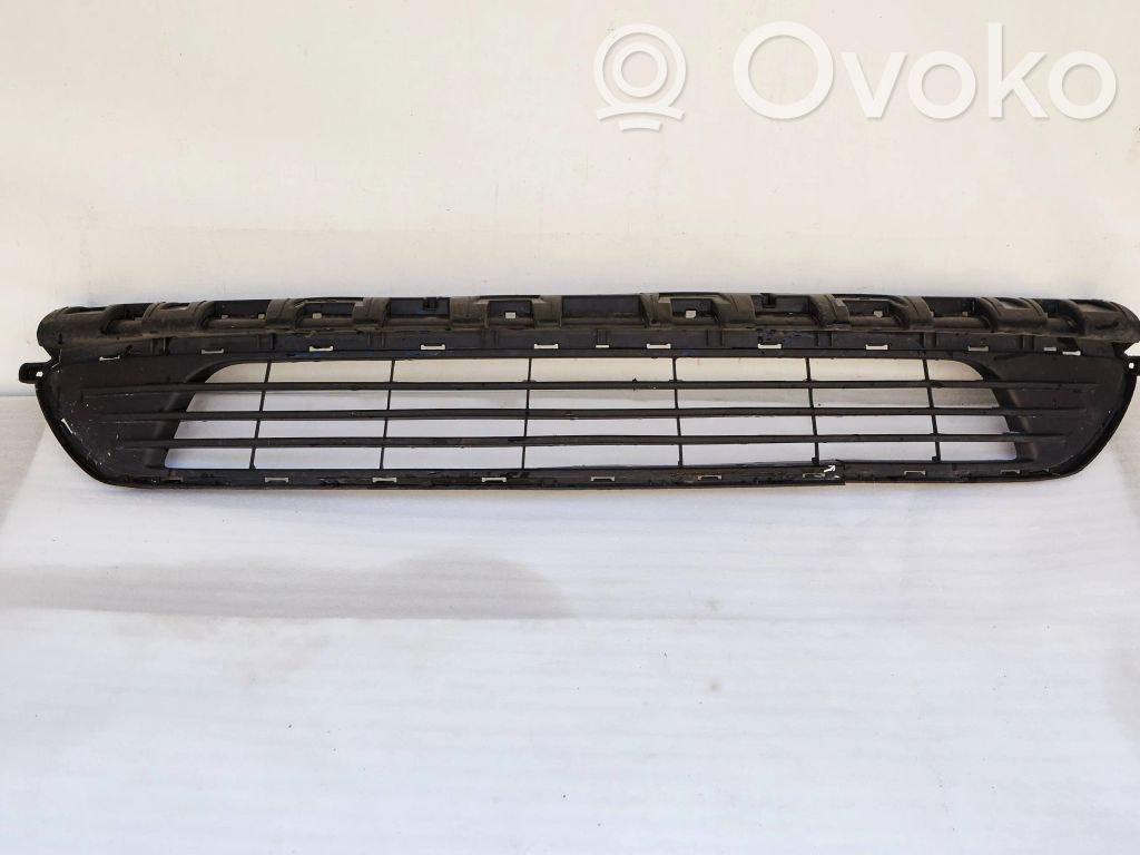 Opel Vivaro Etupuskurin alempi jäähdytinsäleikkö 