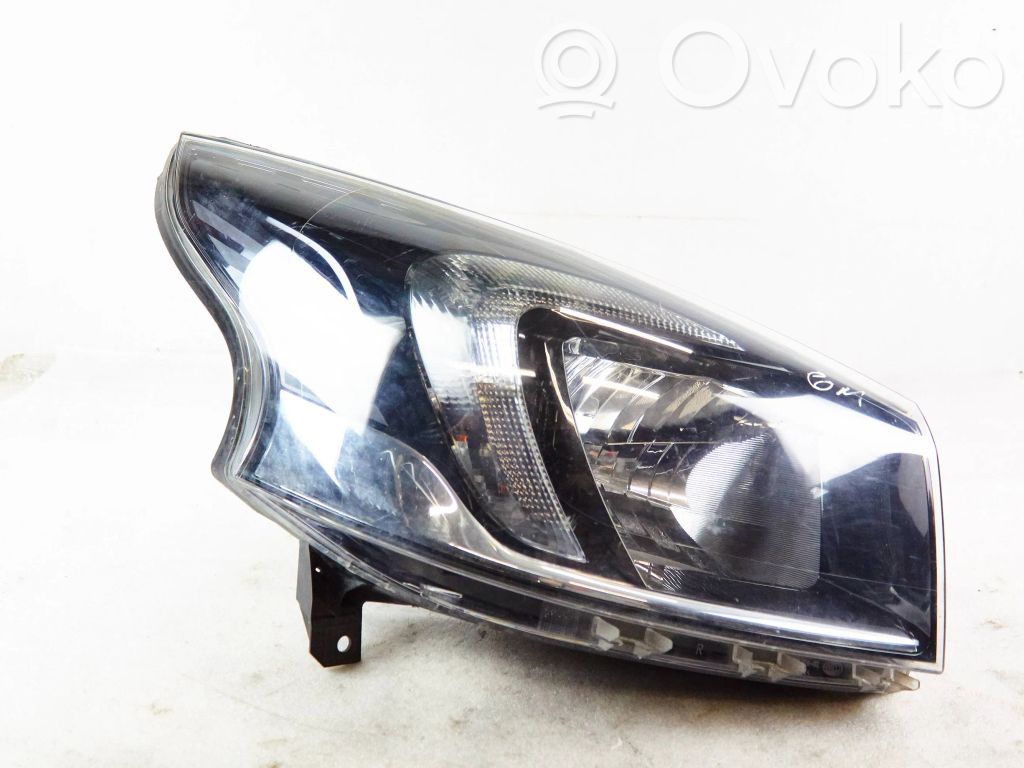 Opel Vivaro Scheinwerfer 