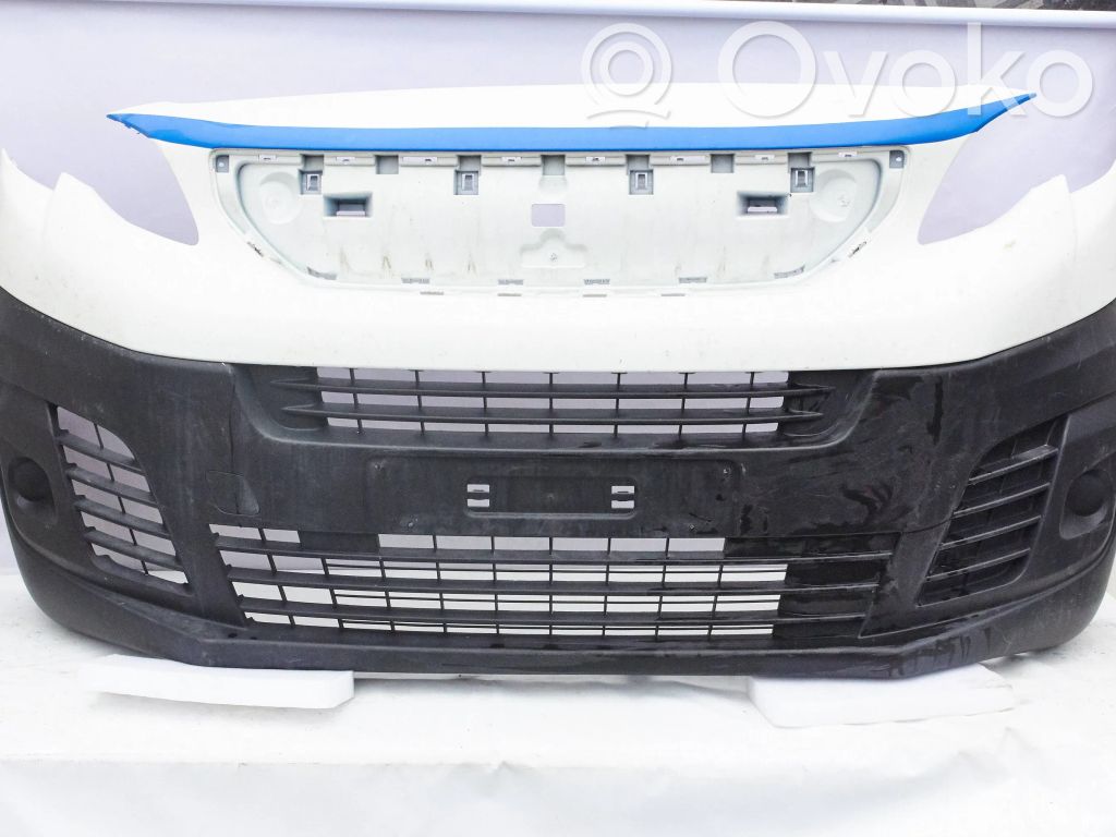 Opel Vivaro Priekinis bamperis 