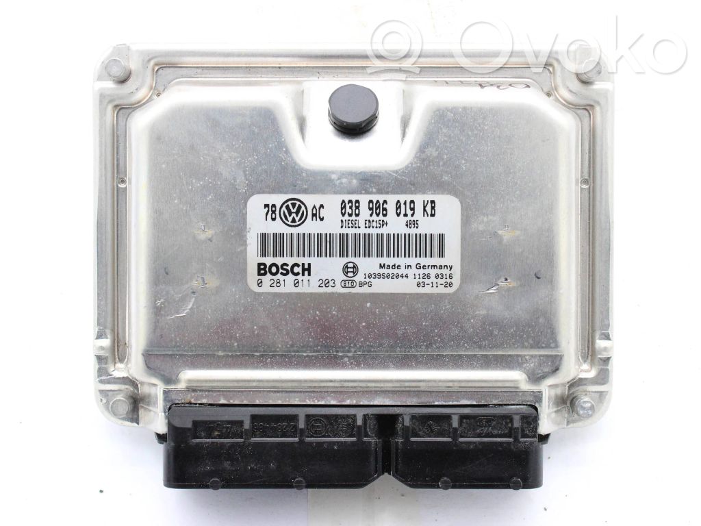 Volkswagen PASSAT B5.5 Engine control unit/module 