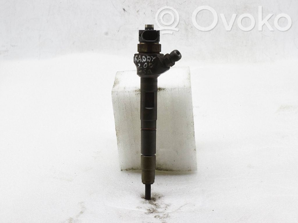 Volkswagen PASSAT B7 Inyector de combustible 