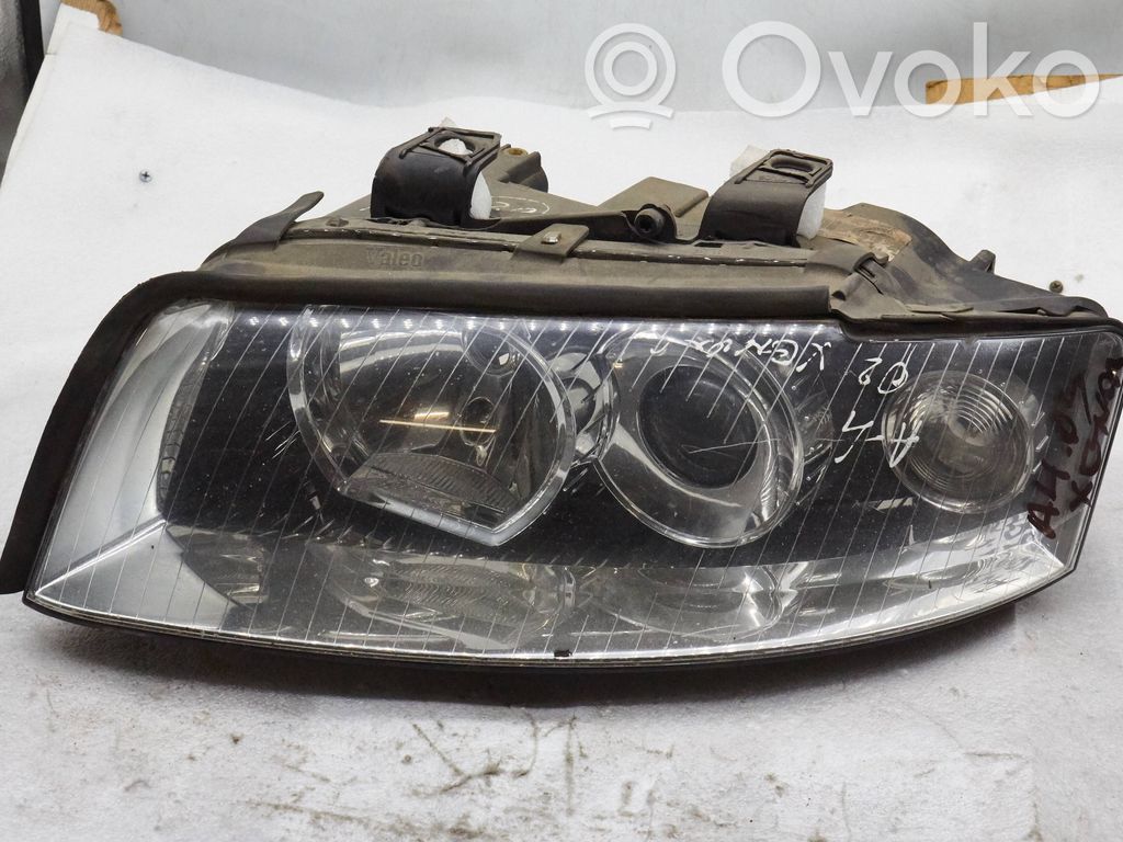 Audi A4 S4 B6 8E 8H Scheinwerfer 