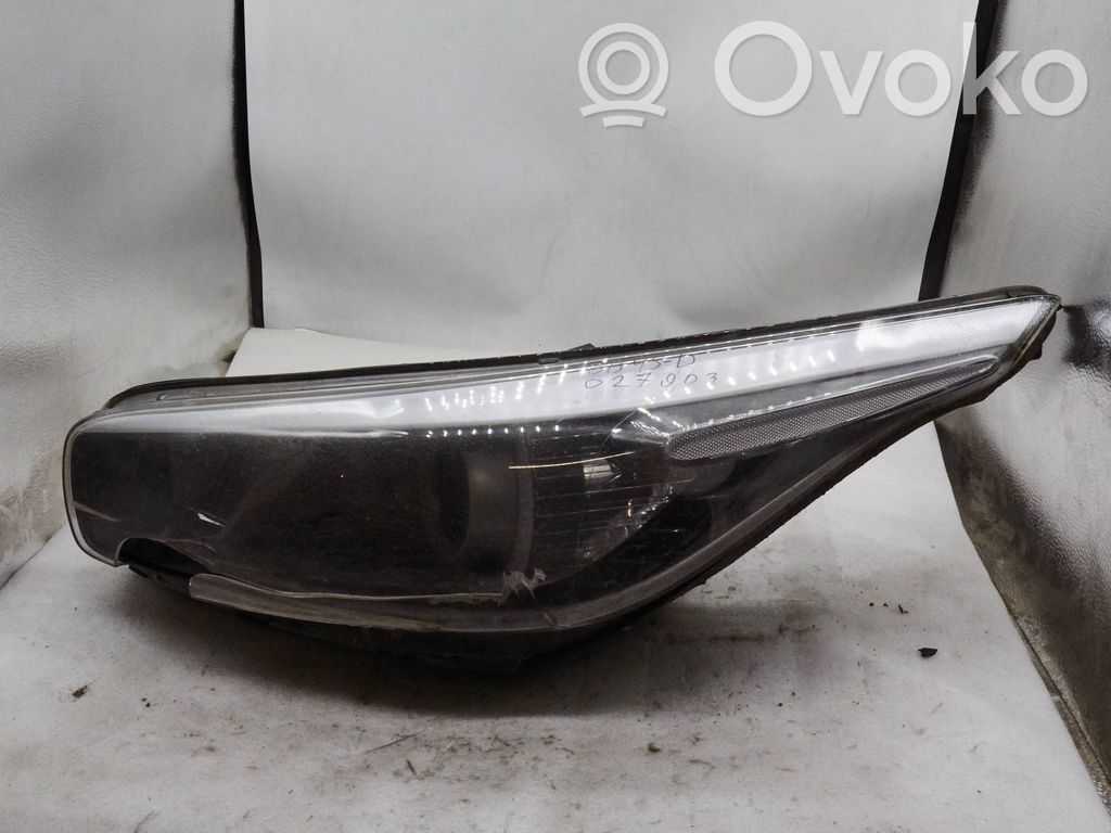 KIA Ceed Headlight/headlamp 