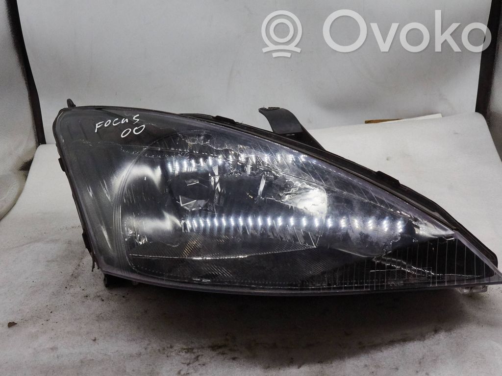 Ford Focus Headlight/headlamp 