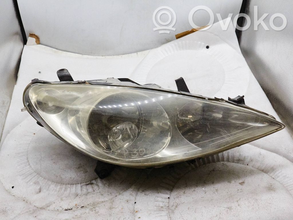 Peugeot 307 Lampa przednia 