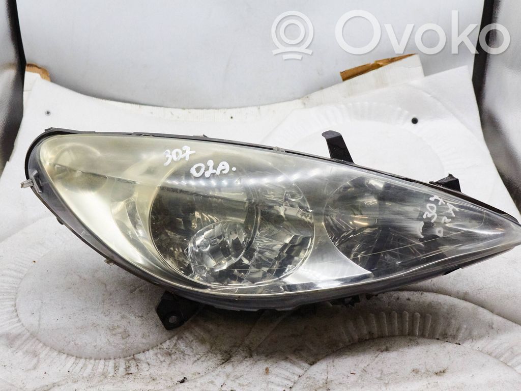 Peugeot 307 Lampa przednia 