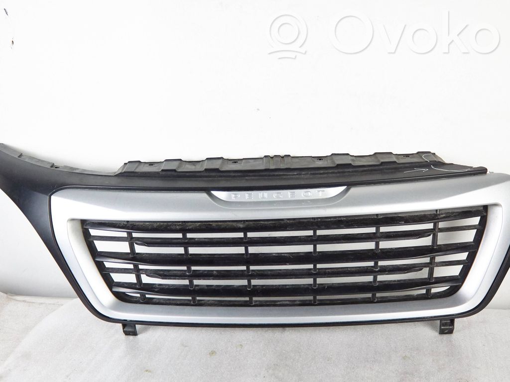Peugeot Boxer Front bumper upper radiator grill 