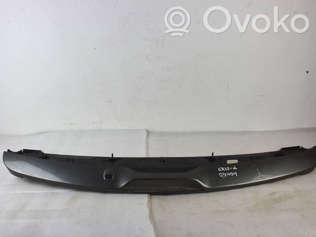 Tailgate/trunk spoiler   1SR65TRMAA