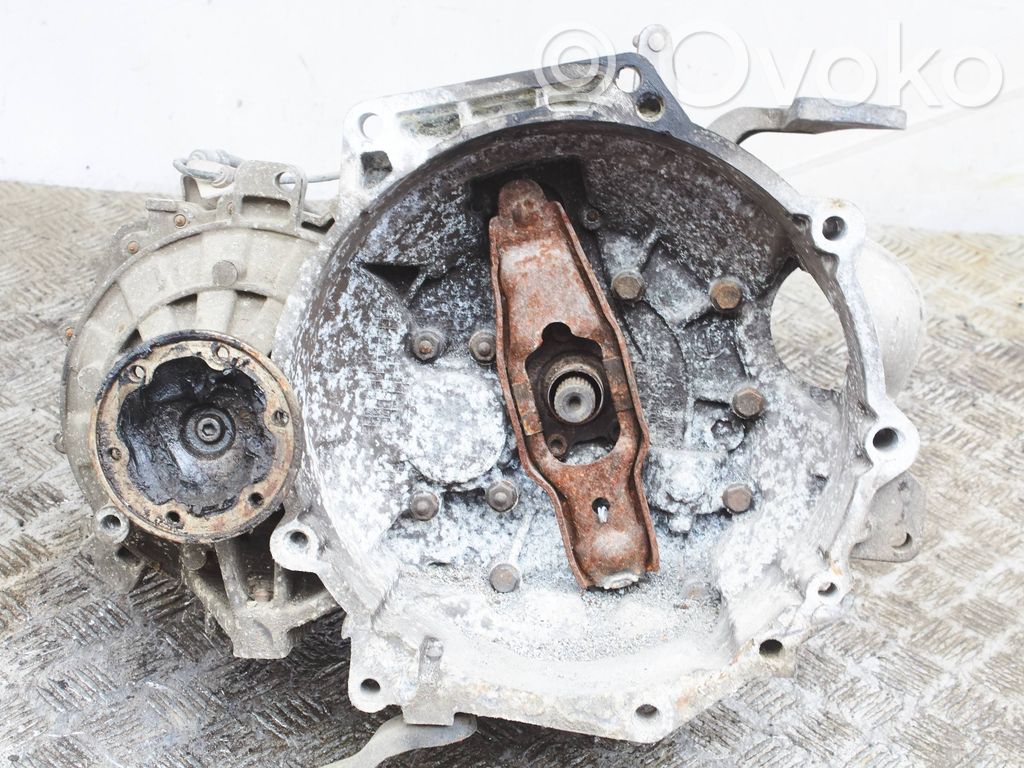Volkswagen PASSAT B6 Manualna 5-biegowa skrzynia biegów 