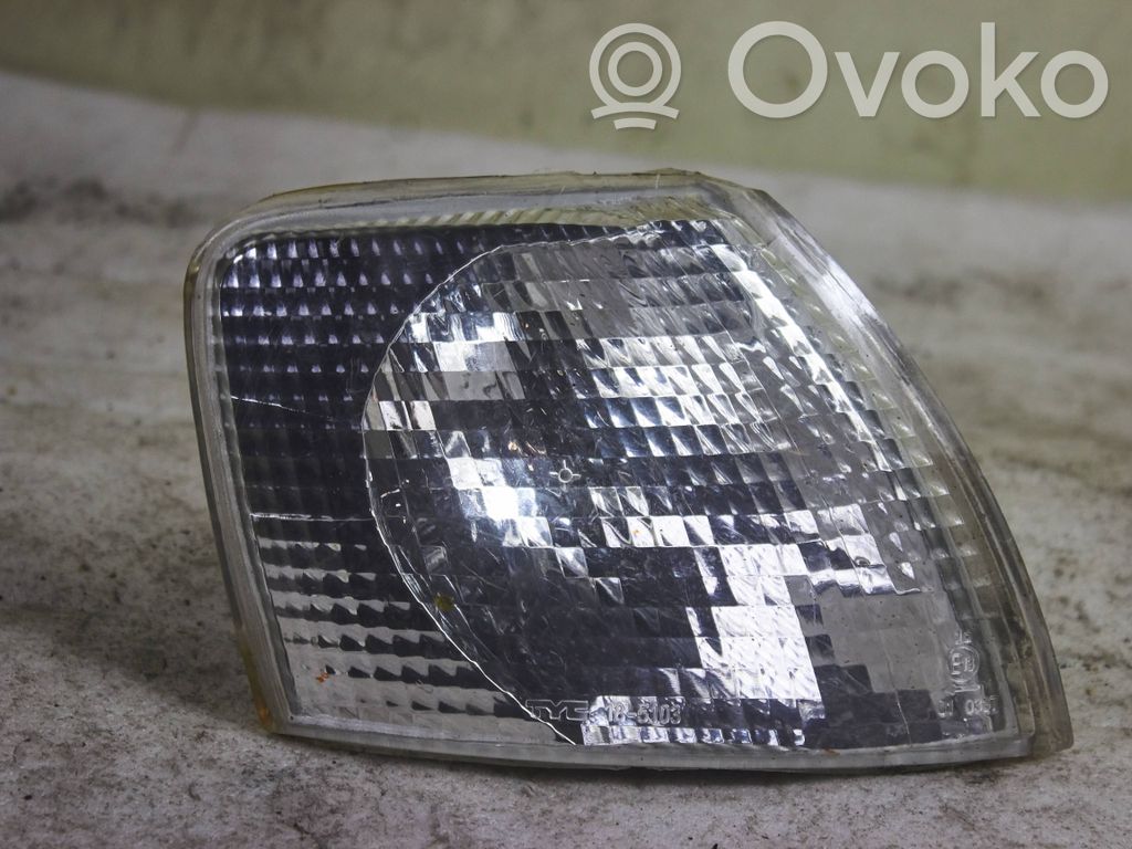 Volkswagen PASSAT B5 Front indicator light 