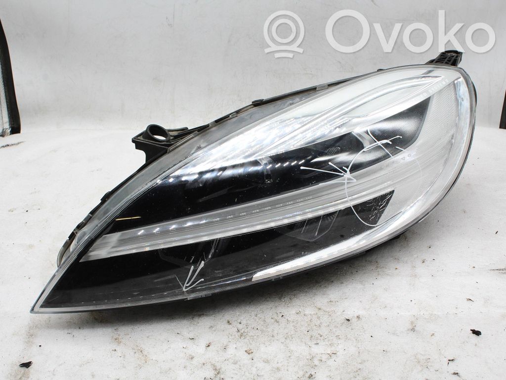 Volvo V40 Lampa przednia 