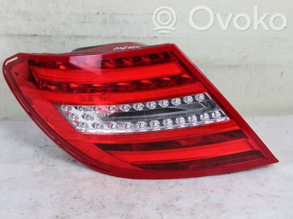 Mercedes-Benz C W204 Lampa tylna 