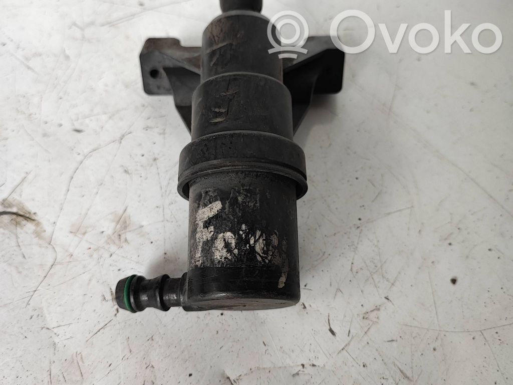 Headlight washer spray nozzle