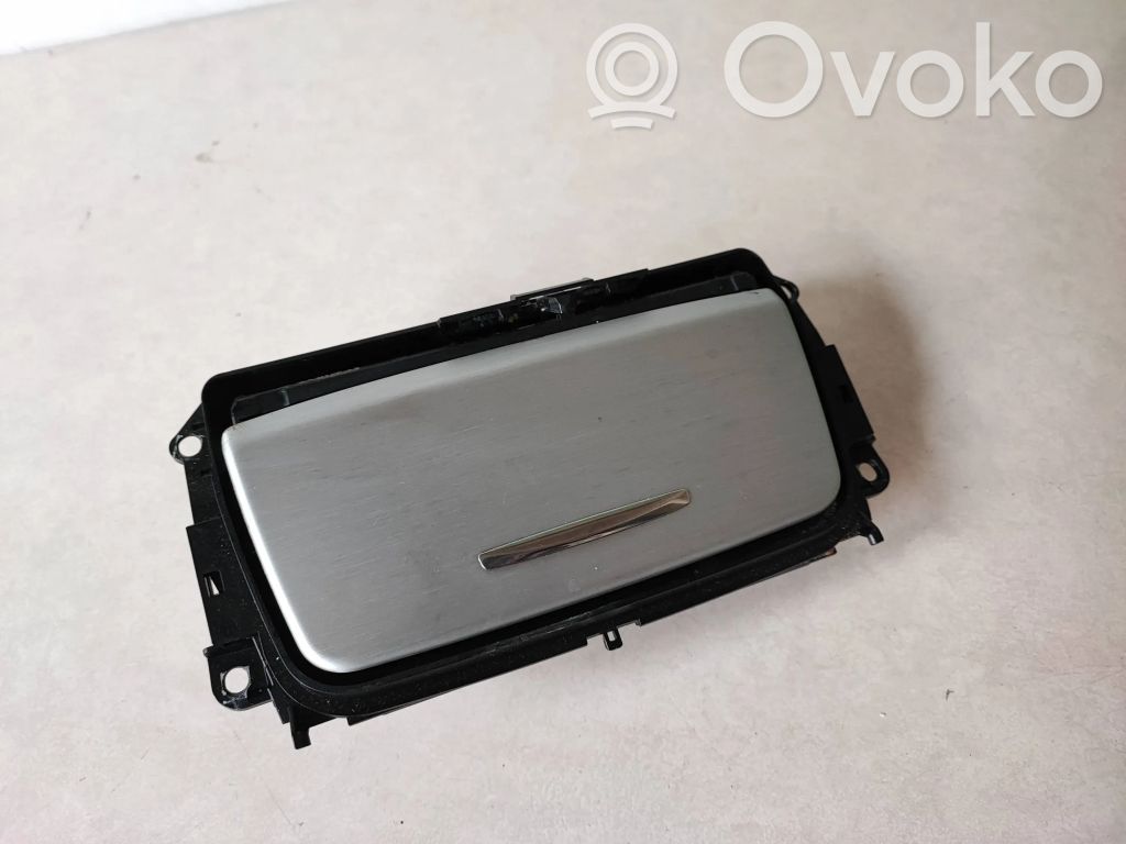 Ashtray (front)   7129555,7078571