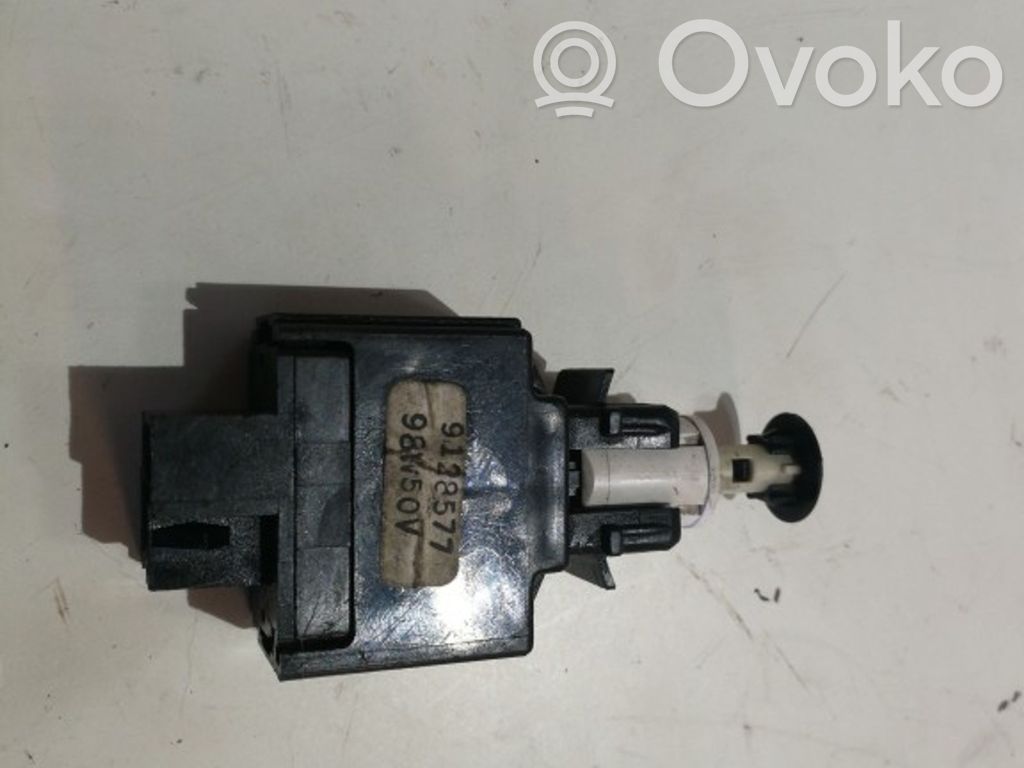 Volvo C70 Jarrupolkimen anturin kytkin 
