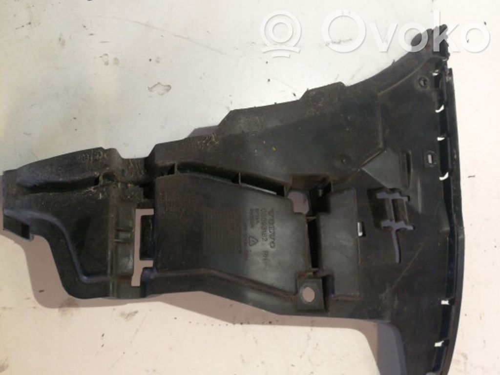 Front bumper mounting bracket   8693182