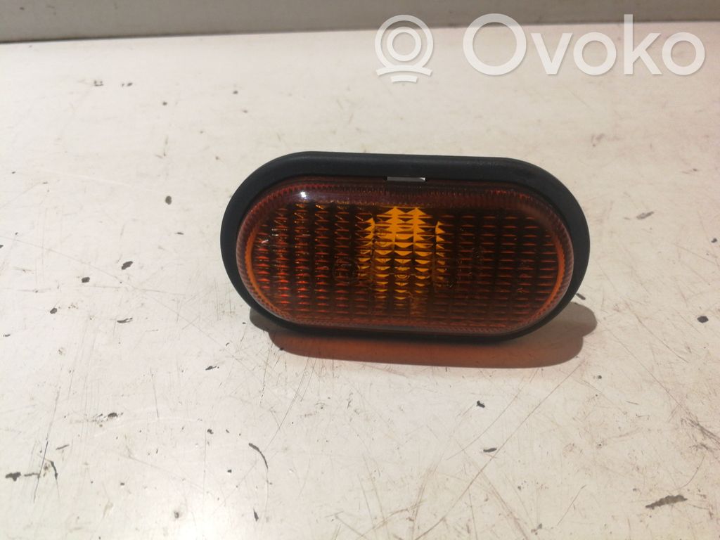 Opel Vivaro Front fender indicator light 