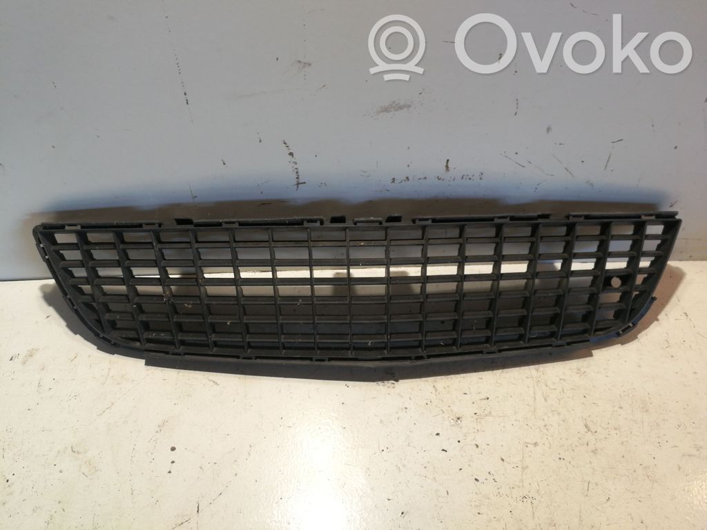 Opel Vectra C Rejilla inferior del parachoques delantero 