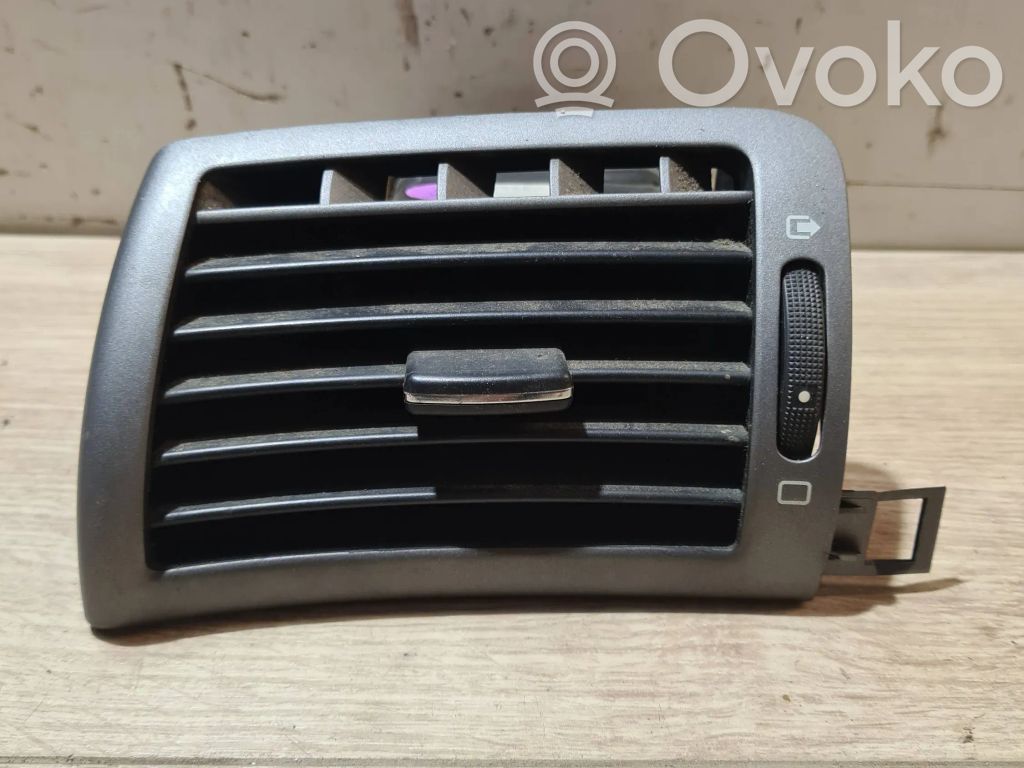 Peugeot 407 Dashboard side air vent grill/cover trim 