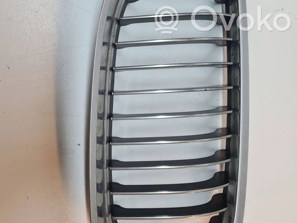 BMW 3 E90 E91 Augšējais režģis 