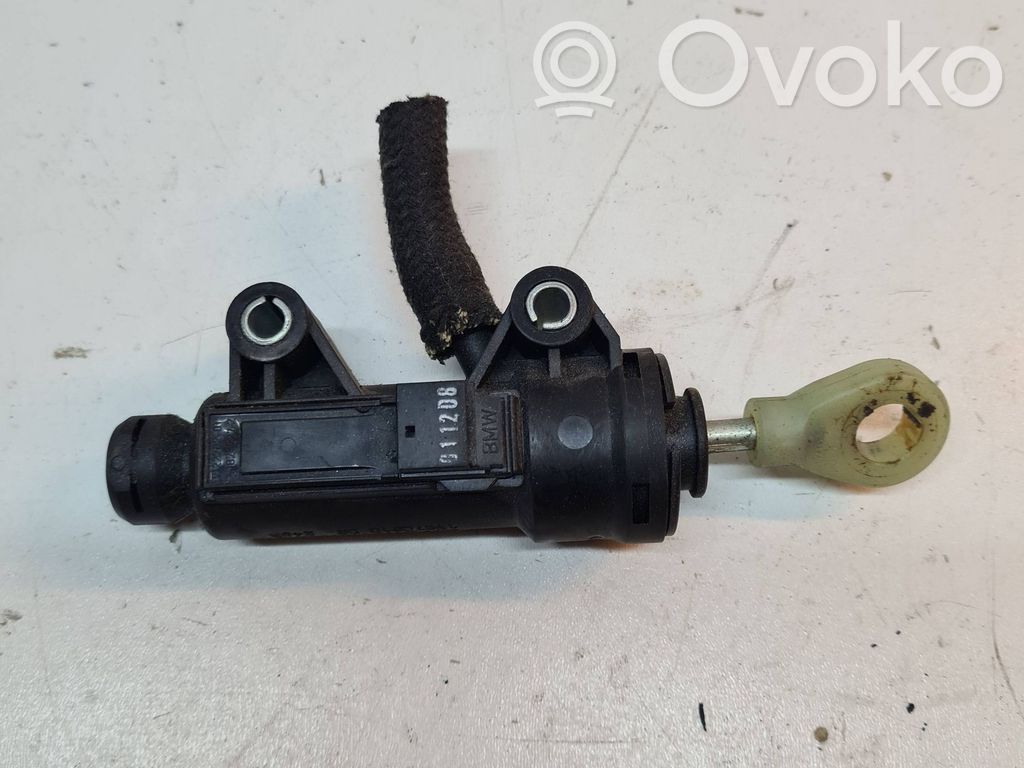 Cilindro de embrague hidráulico   6773679