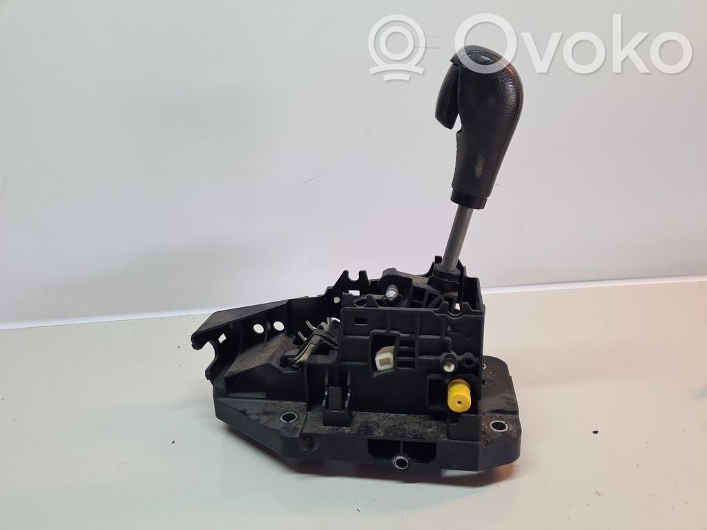 Volvo S60 Lewarek zmiany biegów / górny 