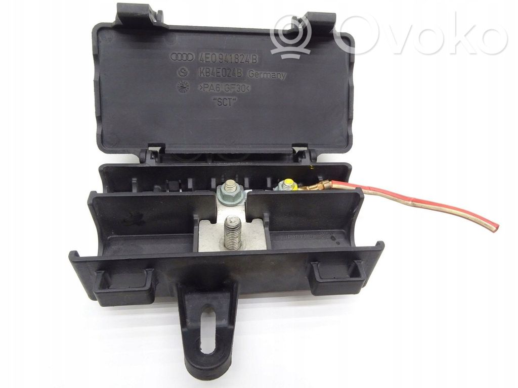 Fuse box set   4E0941824B