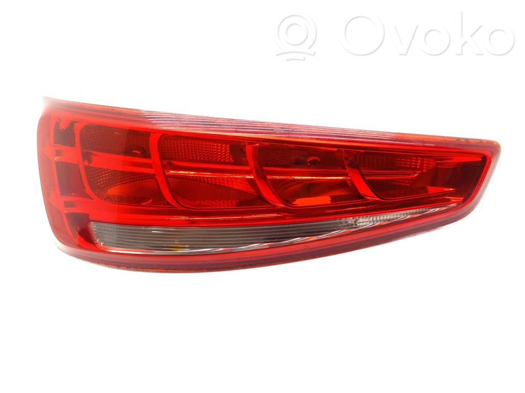 Audi Q3 8U Aizmugurējais lukturis virsbūvē 