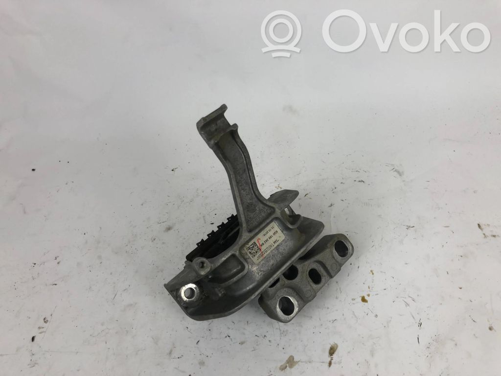 Volkswagen Golf VII Engine mount bracket 