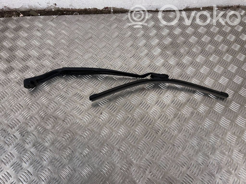 Dodge Durango III Windshield/front glass wiper blade 
