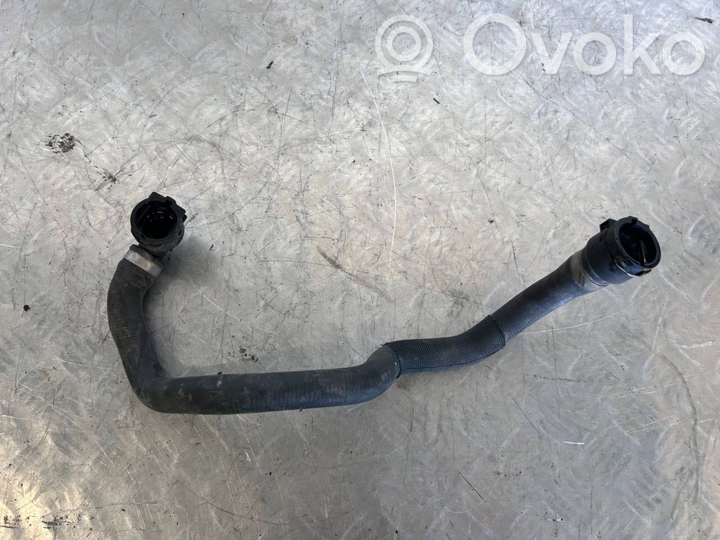 Engine coolant pipe/hose   7589736