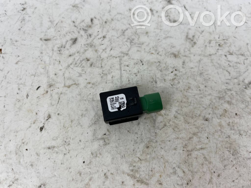 Enchufe conector USB   5Q0035726