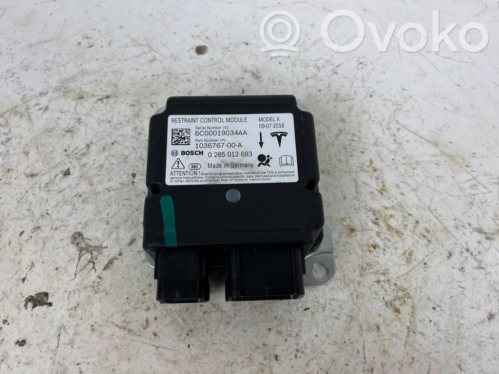 Tesla Model X Airbag control unit/module 