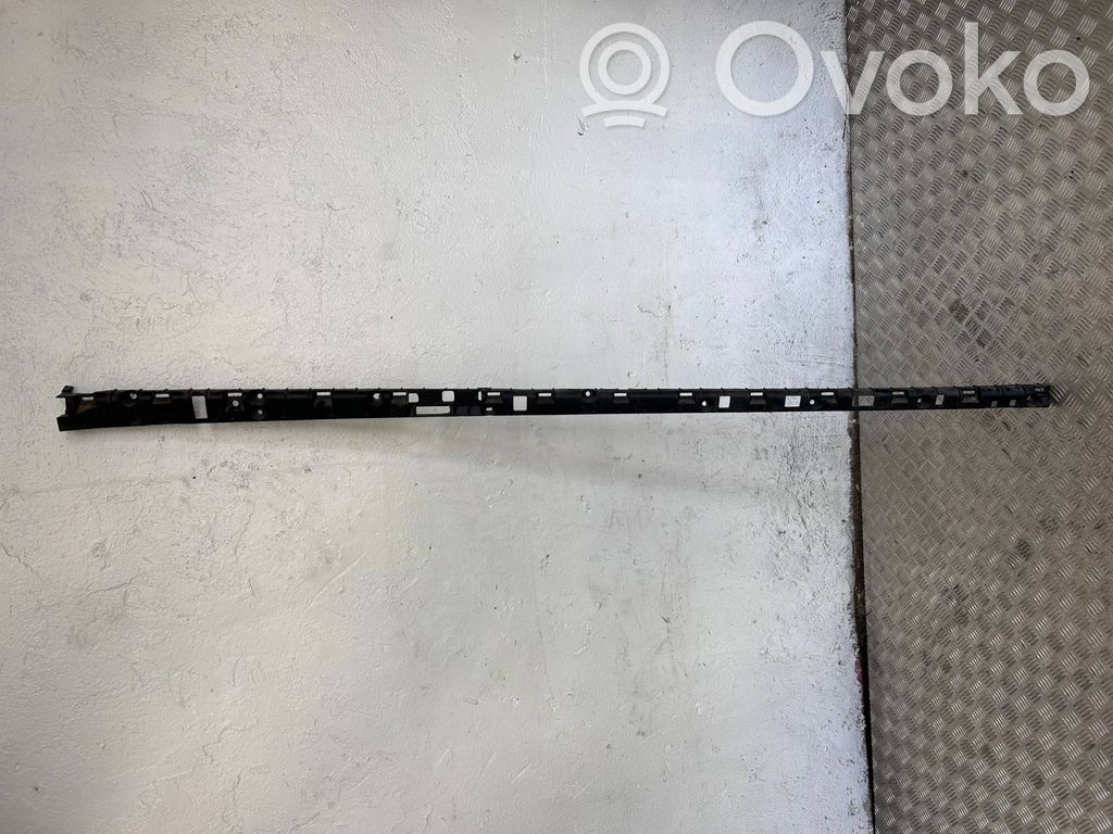 Sill supporting ledge   104669100B