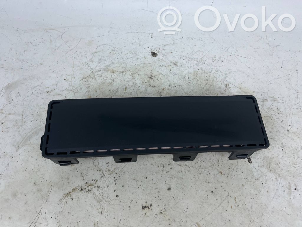 Tesla Model X Polviturvatyyny 