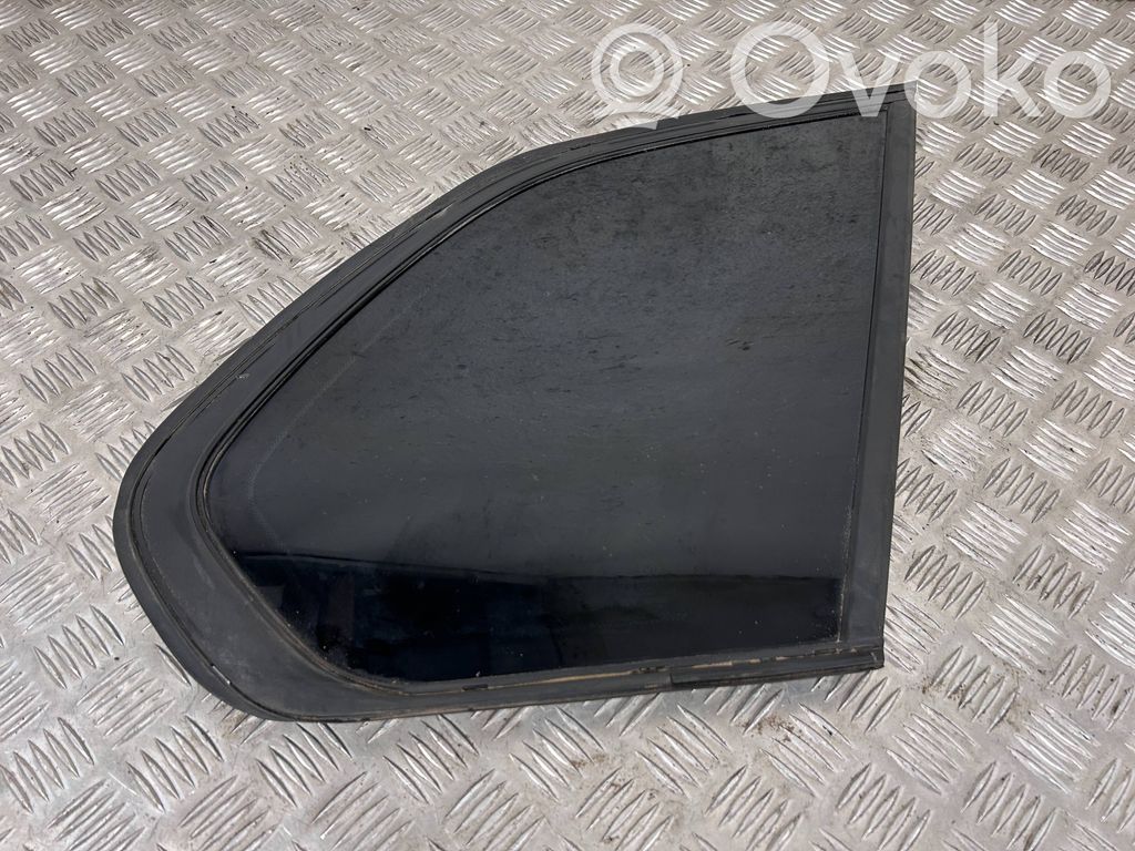 Rear side window   7207884