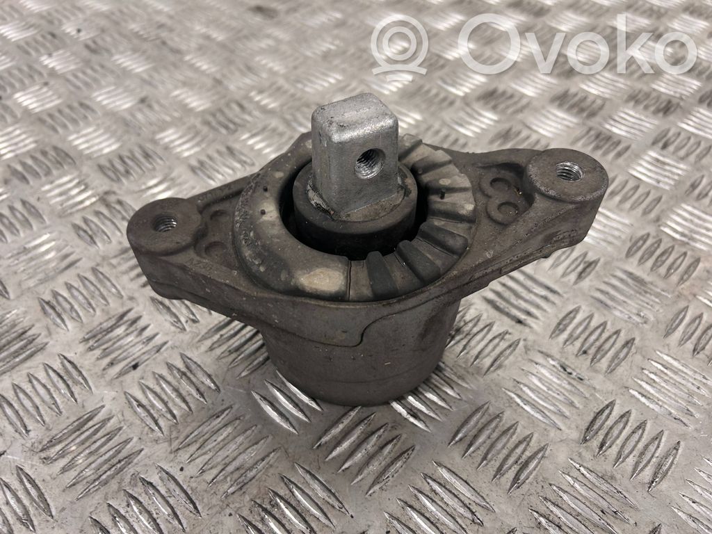 Maserati Quattroporte Engine mount bracket 