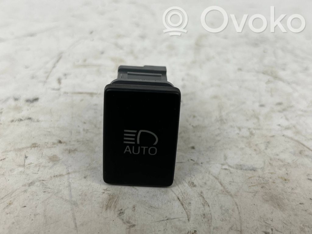 Interruptor de luz   15B550