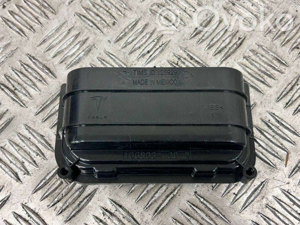 Tesla Model X Ventilācijas režģis 