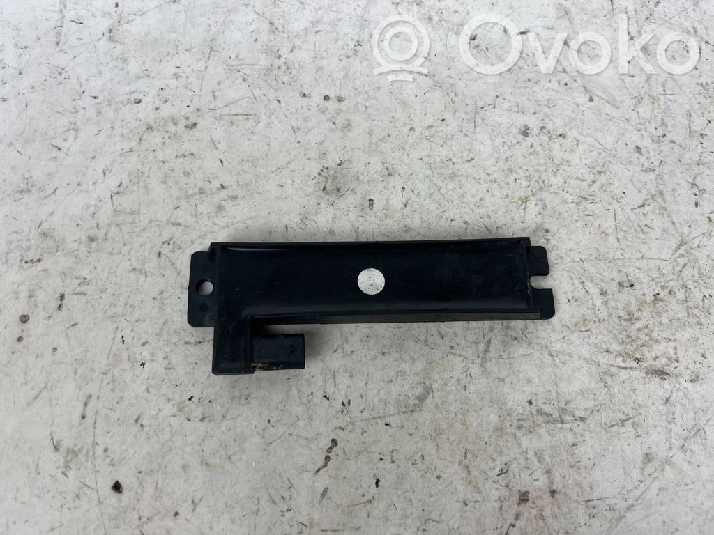 Tesla Model X Keyless system antenna 