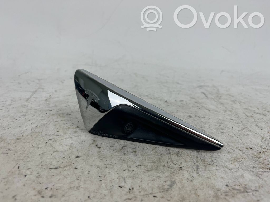 Tesla Model X Side fender camera 