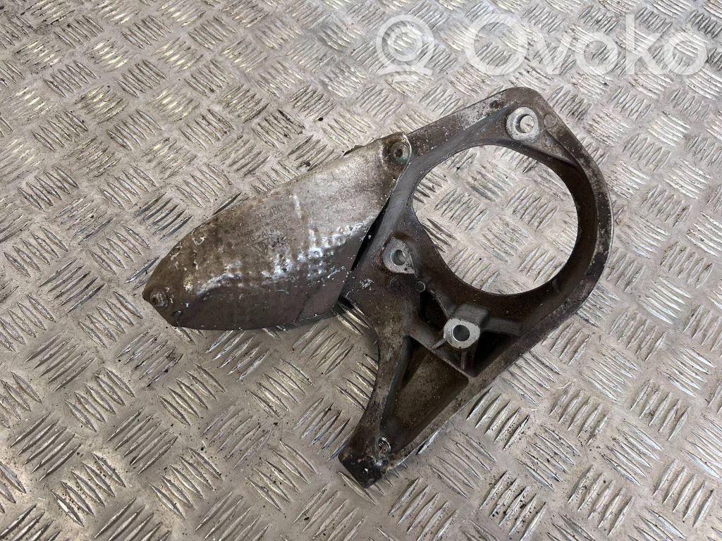 Engine mounting bracket   95B399332B,95B399300