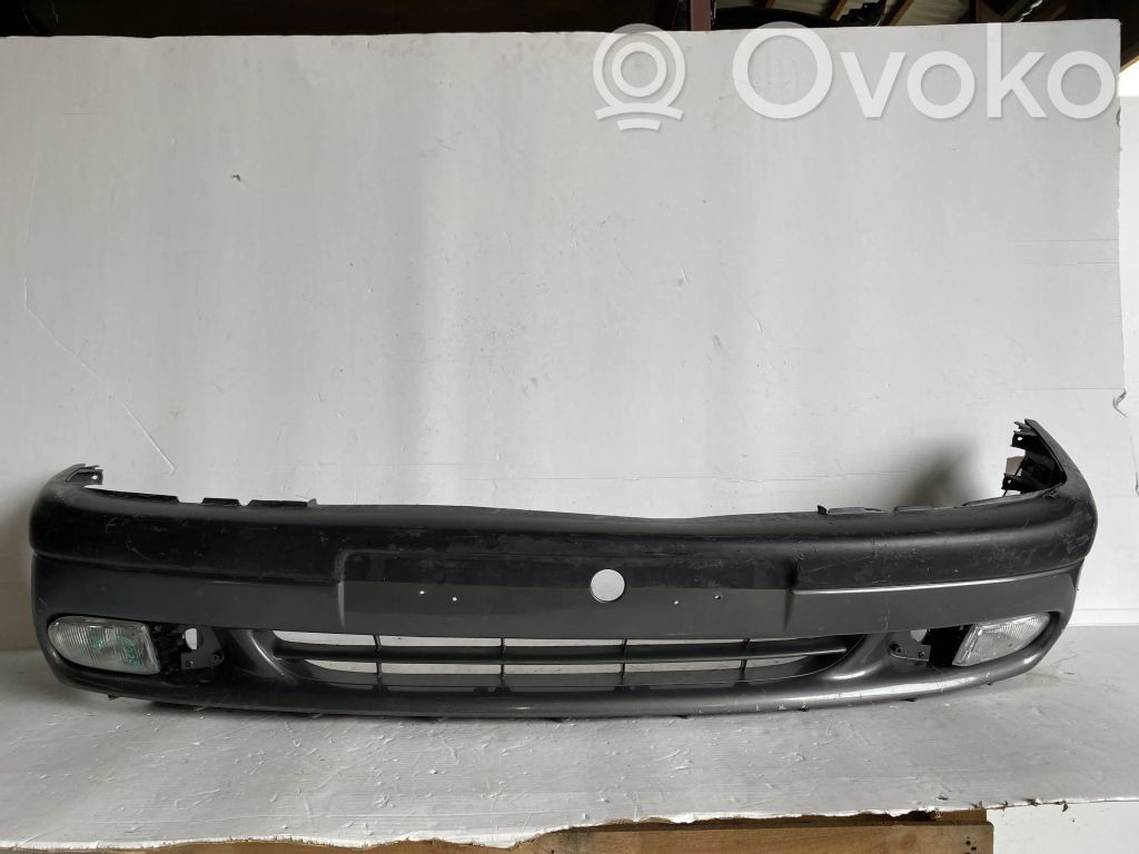 Renault Laguna I Parachoques delantero 