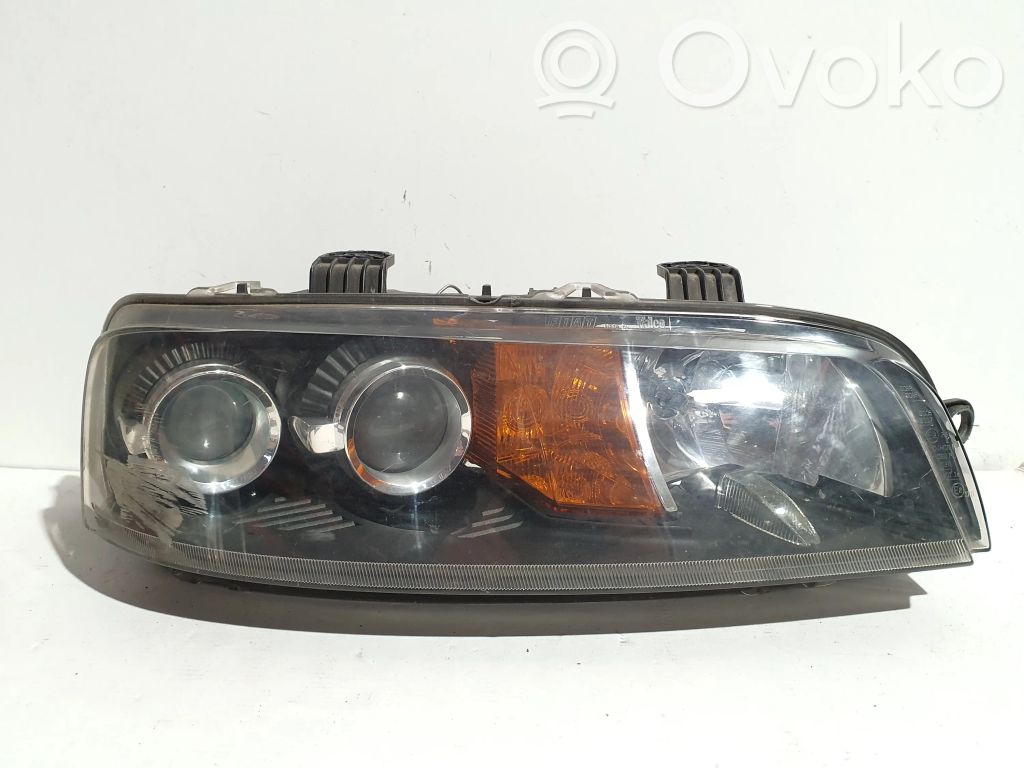 Fiat Punto (188) Phare frontale 