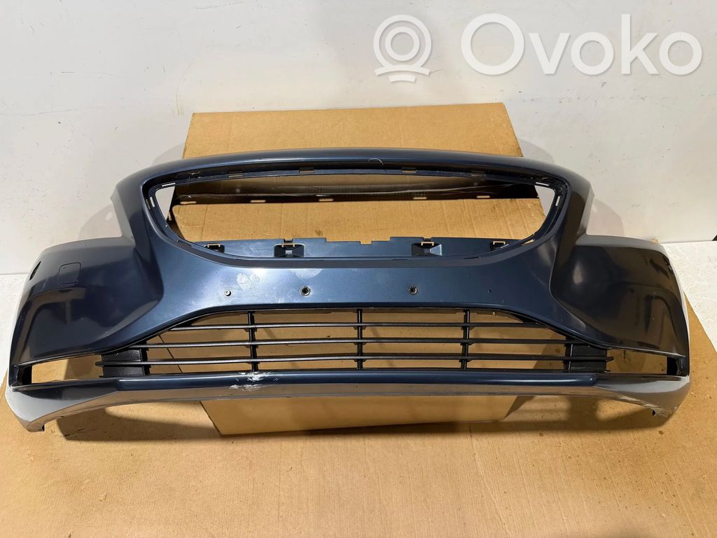 Volvo V40 Zderzak przedni 