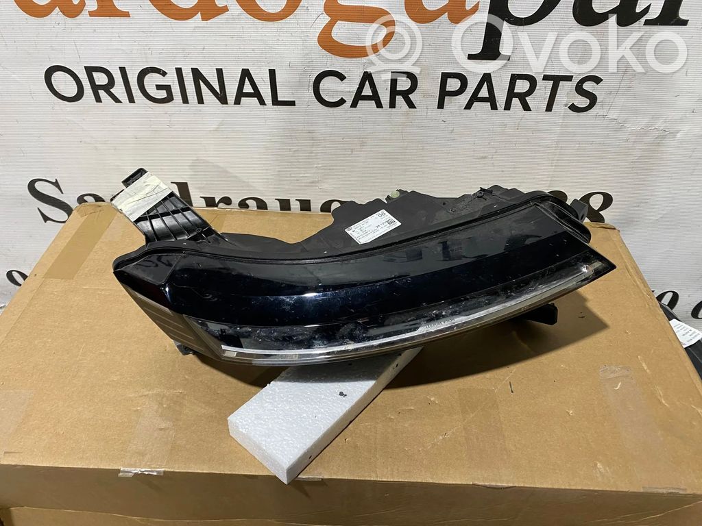 Renault Megane E-Tech Phare frontale 