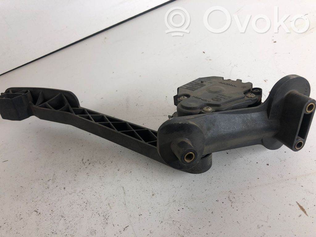 Volvo S80 Akceleratoriaus pedalas 