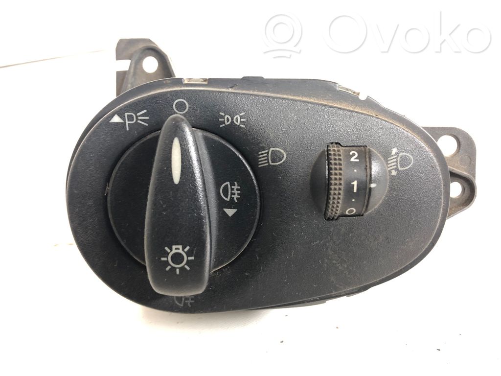 Light switch   98AG13A024CH