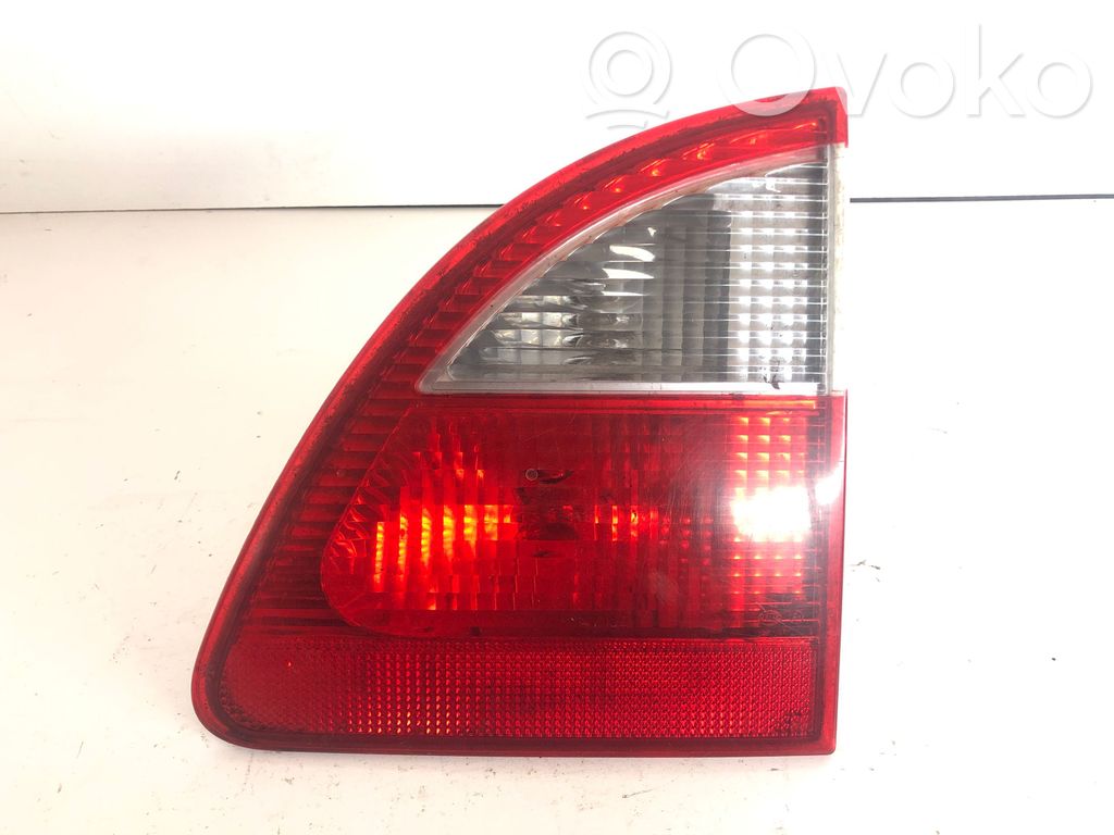 Tailgate rear/tail lights