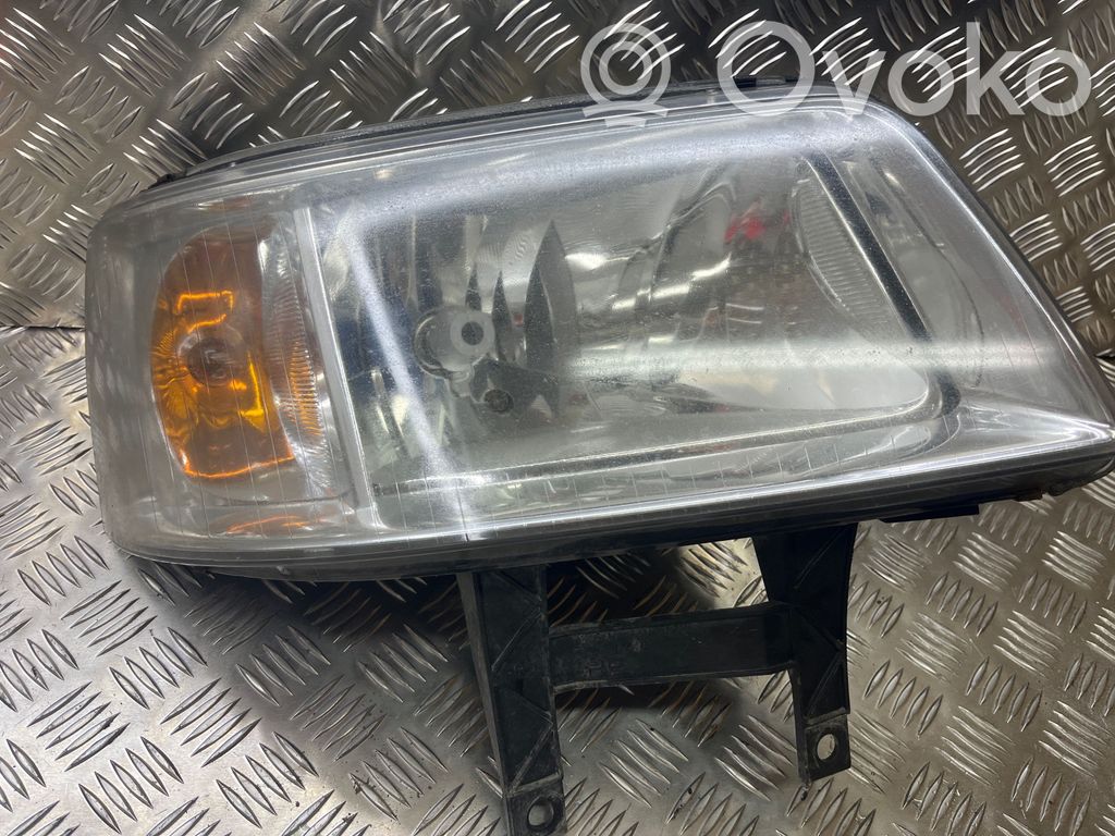 Volkswagen Transporter - Caravelle T5 Lampa przednia 